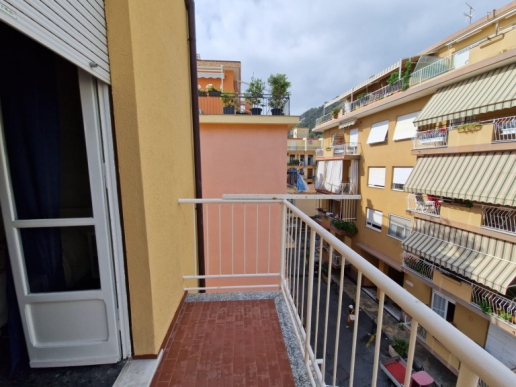 Alloggio trilocale ampio con balcone vista mare a Laigueglia - 4