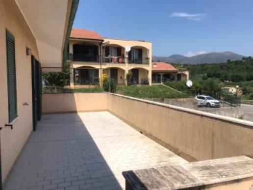 Appartamento trilocale con terrazza di 55 mq e cantina in vendita a Villanova d'Albenga - 2