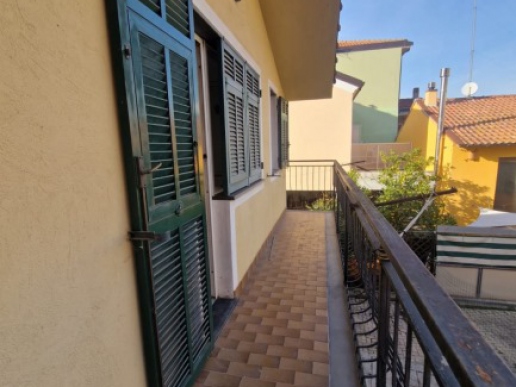 Casa indipendente con cortile e posti auto in centro Villanova d'Alb - 32